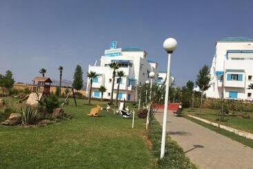 Appartamenti turistici Luxury Apartment With Swimming Pool View