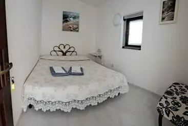 ペンション Economi Depandance Olbia