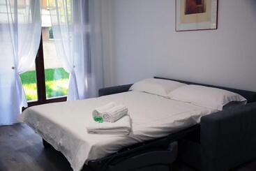 ツーリストアパートメント Holiday Residence With Private Garden