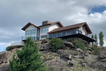 Ferienwohnungen La Cumbrecita ,casona Super Lujo