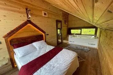 Huoneistohotelli Vadi Dağ Evi Bungalov