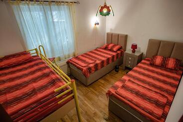 آپارتمانهای توریستها Ana Apartment