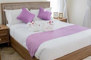관광객 아파트 Lux Suites Eldoret Luxury Villas