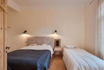 آپارتمان‌های توریست‌ها Aia Center Apartment With Sauna