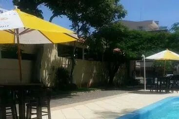 ペンション Pousada Rota Do Sol Bombinhas Centro Suítes Sem Café Da Manhã E Sem Limpeza