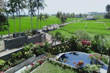 住宿加早餐 Medewi Beach View Villa