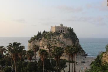 پانسیون Don Francisco Rooms   Tropea