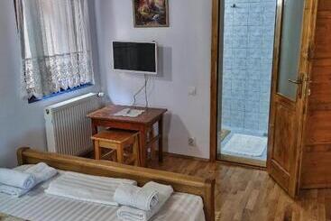 Пансион Casa Adam