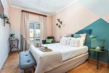 膳宿费 Downtown Alegria