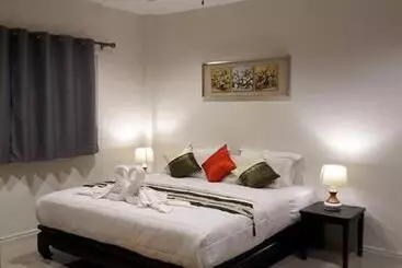 Majatalo Baan Glangsuan Bang Kobua