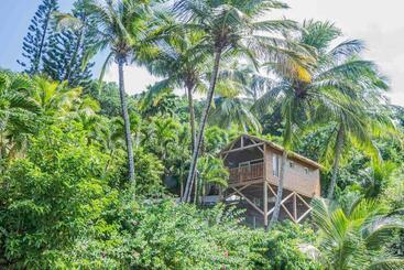 تختخواب و صبحانه Carre Royal