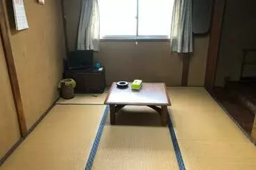 Bed and Breakfast 竜ケ崎駅そばの森田屋旅館