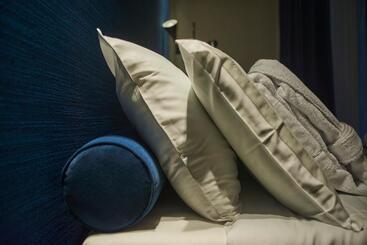 تختخواب و صبحانه Redavid Dimora Di Charme