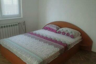 پانسیون семеен хотел стаси