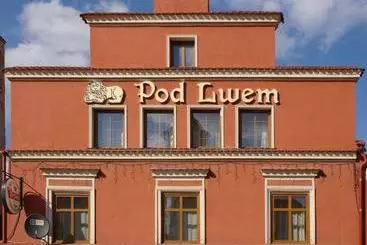 בית מלון כפרי Apartamenty Pod Lwem