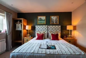 Hospedaria Crown Inn At Tolldown