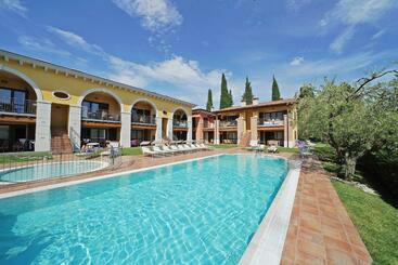 هتل آپارتمان Appartamenti Corte Leonardo