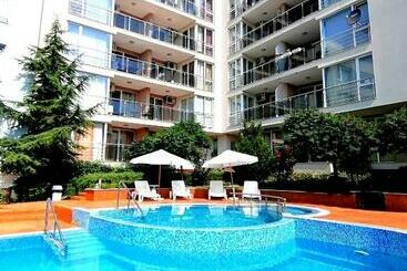 Sineva Del Sol Apartments