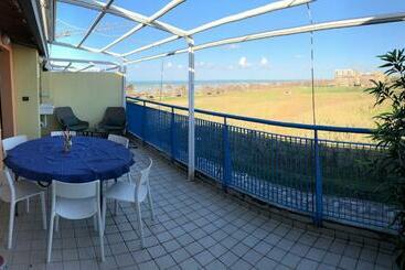 ツーリストアパートメント A Pochi Passi Dal Mare