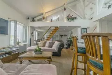 Apartamentos turísticos Appartement Proche Plage De La Chambre D Amour