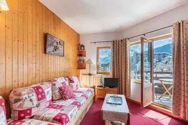 Appartamenti turistici Bright Cocoon With Balcony And View On The Valley