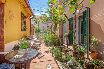 Apartamenty turystyczne Un Oasi Al Mare