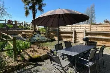 Pisos turísticos Maison Chaleureuse Avec Terrasse Et Vue Baie