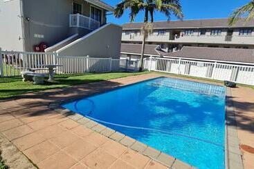 דירות לתיירים 8 Oceans On The Beach