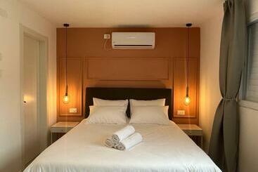 شقق خاصة سياحية Lovely New Central Apartment