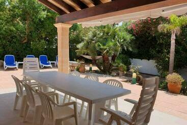 ツーリストアパートメント Belle Maison Proche Plage