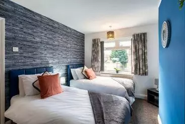 Appartements touristiques Family & Contractors & Free Parking & Airport Location