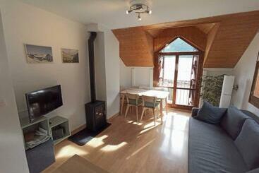 游客公寓 Aras Biescas