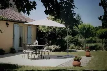 ツーリストアパートメント Chez Louis Gites