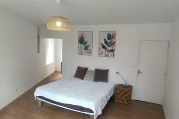 ツーリストアパートメント L Ecrin D Emile   Grand Studio Meublé Au Calme