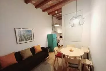 آپارتمان‌های توریست‌ها Modern 1 Bedr In Born Area Near Picasso Museum