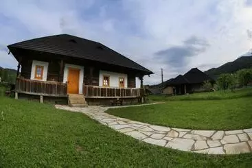 Apartamentos turísticos La Căsuța Cu Amintiri