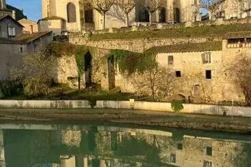 ツーリストアパートメント Les Quais De Nerac