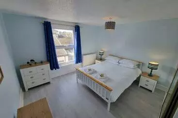 آپارتمان‌های توریست‌ها Sea Views, Big 2 Bed Flat Close To Beach & Harbour