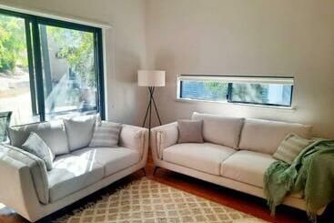 ツーリストアパートメント South West Getaway! Pool, Tennis & Foxtel