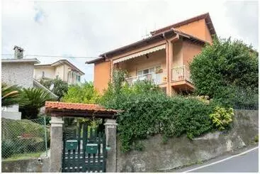 Appartements touristiques Villa Silvia, Indipendente Con Giardino Privato E Garage