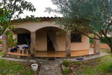 شقق خاصة سياحية Casa Amb Gran Jardí A Vilaür Costa Brava   Alt Empordà