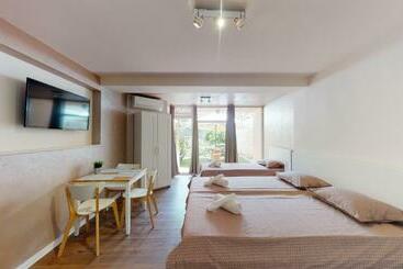 ツーリストアパートメント Markoni 5