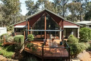 ツーリストアパートメント Twilight Ridge   Situated On 2 Acres Of Pristine Bushland, Twilight Ridge Offers Both Privacy And Sp