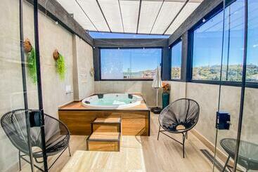 ツーリストアパートメント Uai House Com Jacuzzi