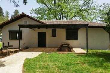 شقق خاصة سياحية הבית של סבתא סבתא לילי ליד הנחל