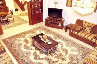 Pisos turísticos القرية السعودية 2