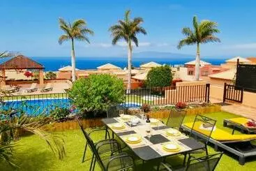 Ferienwohnungen Villa Mit Meerblick Und Pool Direkt Am Golfplatz Von Adeje