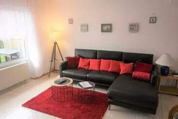 Turistihuoneistot Huus Leni