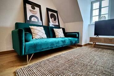 Appartamenti turistici One Apartment S⎢neu+zentral⎢alberstplatz⎢altbau