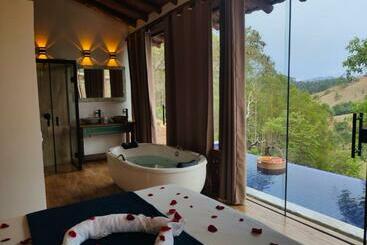 ツーリストアパートメント Chalé Tucano Super Luxo